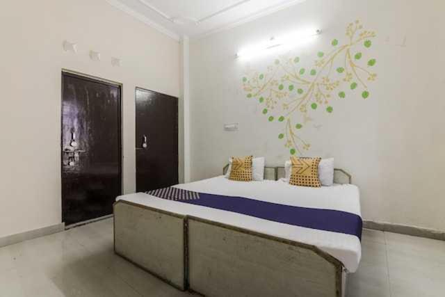 Oyo Hotel Radhe Krishna Marriage Hall Lucknow Exterior photo